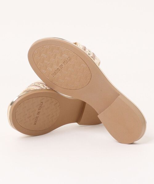 ITALIAN SHOEMAKERS(イタリアンシューメーカー)の「【ITALIAN SHOEMAKERS】ウーブンフラットミュールサンダル(962309)(サンダル・レディース・ベージュ/ホワイト・38/37/36/35)」の4枚目の写真