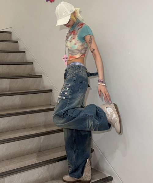 Never mind the XU(ネバーマインドザエックスユー)の「【Never mind the XU】studs washed wide denim pants / 【ネバーマインド ザ エックスユー】スタッズウォッシュドワイドデニムパンツ(デニムパンツ・メンズ・ブルー/ブラック・S/M)」の3枚目の写真