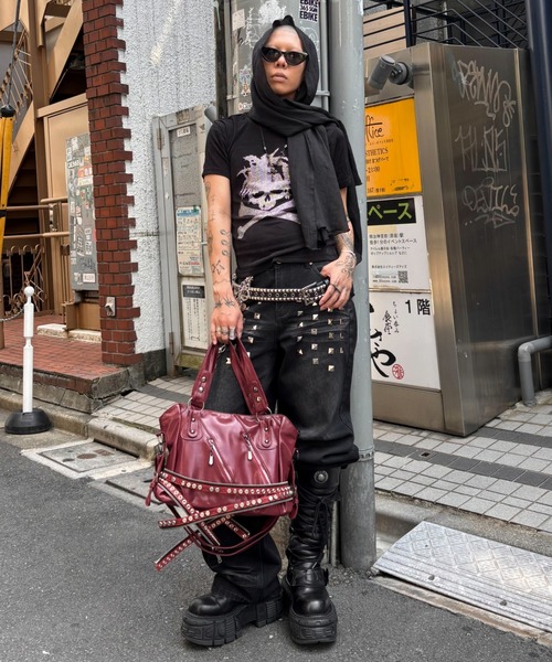 Never mind the XU(ネバーマインドザエックスユー)の「【Never mind the XU】studs washed wide denim pants / 【ネバーマインド ザ エックスユー】スタッズウォッシュドワイドデニムパンツ(デニムパンツ・メンズ・ブルー/ブラック・S/M)」の6枚目の写真