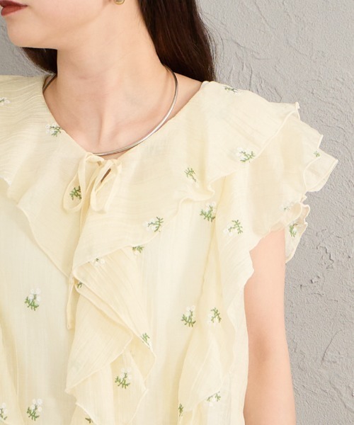 nenom（ネノム）の「[nenom/ネノム] マルチWAY 花柄刺繍 フリルシャツブラウス（シャツ/ブラウス・レディース・オフホワイト/チャコールグレー/ブラック・F）」の22枚目の写真