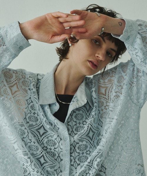 Plumel(プルメル)の「Geometric Lace Shirt with Tank / ジオメトリーレースシャツwithタンクトップ(シャツ/ブラウス・レディース・サックスブルー/オフホワイト・MEDIUM)」の1枚目の写真