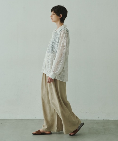 Plumel(プルメル)の「Geometric Lace Shirt with Tank / ジオメトリーレースシャツwithタンクトップ(シャツ/ブラウス・レディース・サックスブルー/オフホワイト・MEDIUM)」の11枚目の写真