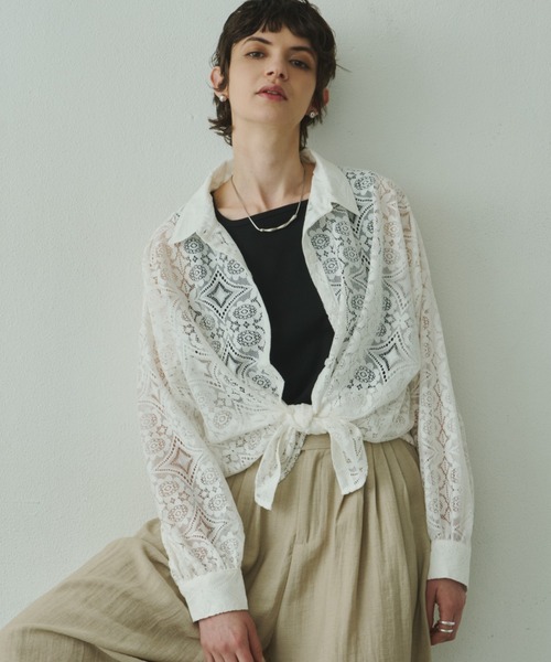 Plumel(プルメル)の「Geometric Lace Shirt with Tank / ジオメトリーレースシャツwithタンクトップ(シャツ/ブラウス・レディース・サックスブルー/オフホワイト・MEDIUM)」の8枚目の写真