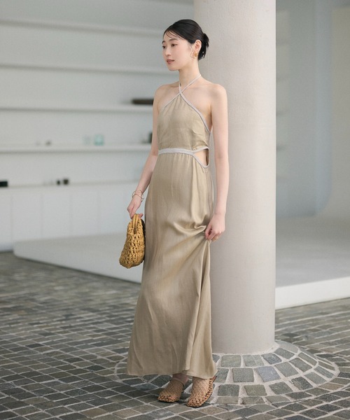 LAULEN(ローレン)の「contrast trim halter long dress /配色ホルターロングドレス(ワンピース・レディース・オレンジ系/ベージュ/ブラック・FREE)」の3枚目の写真
