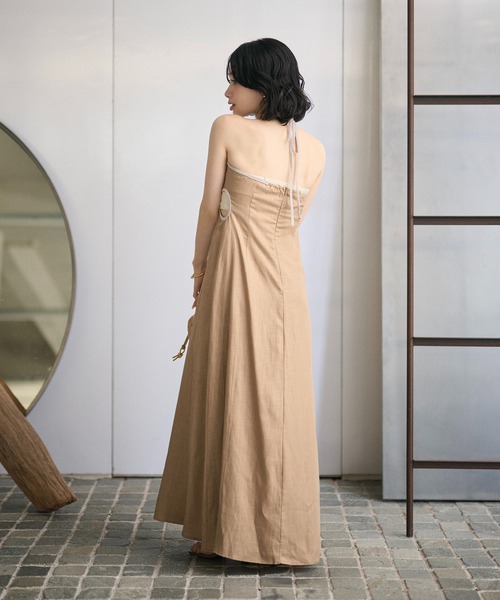 LAULEN(ローレン)の「contrast trim halter long dress /配色ホルターロングドレス(ワンピース・レディース・オレンジ系/ベージュ/ブラック・FREE)」の6枚目の写真