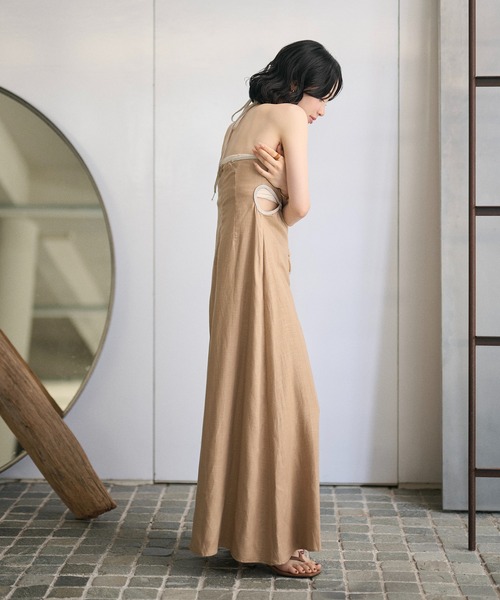 LAULEN(ローレン)の「contrast trim halter long dress /配色ホルターロングドレス(ワンピース・レディース・オレンジ系/ベージュ/ブラック・FREE)」の7枚目の写真