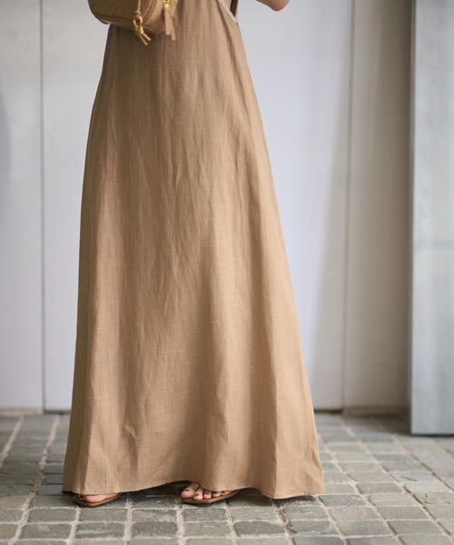 LAULEN(ローレン)の「contrast trim halter long dress /配色ホルターロングドレス(ワンピース・レディース・オレンジ系/ベージュ/ブラック・FREE)」の17枚目の写真