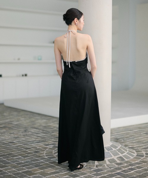 LAULEN(ローレン)の「contrast trim halter long dress /配色ホルターロングドレス(ワンピース・レディース・オレンジ系/ベージュ/ブラック・FREE)」の21枚目の写真