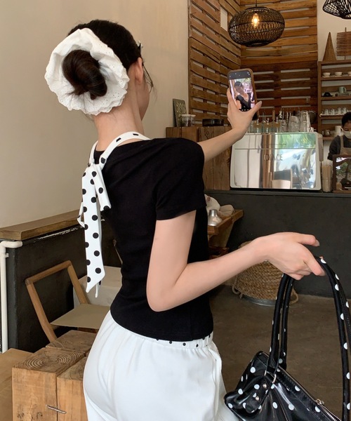 Alvia(アルビア)の「ドット切替ホルタートップス|重ね着風デザイン(Tシャツ/カットソー・レディース・ブラック・M)」の6枚目の写真