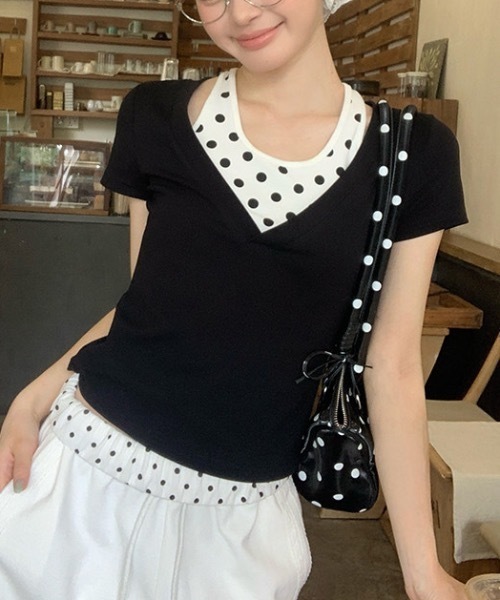 Alvia(アルビア)の「ドット切替ホルタートップス|重ね着風デザイン(Tシャツ/カットソー・レディース・ブラック・M)」の7枚目の写真