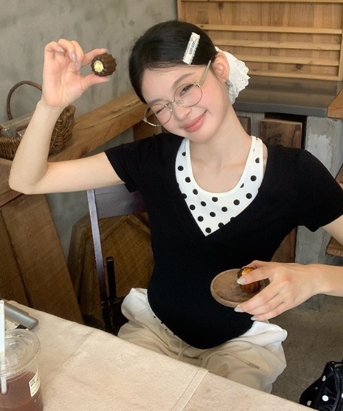 Alvia(アルビア)の「ドット切替ホルタートップス|重ね着風デザイン(Tシャツ/カットソー・レディース・ブラック・M)」の9枚目の写真