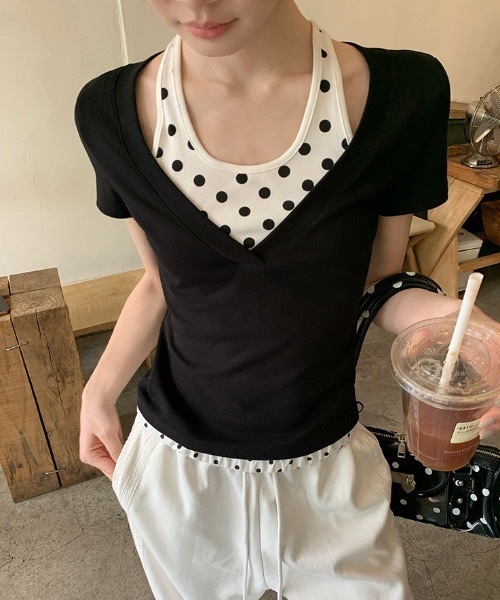 Alvia(アルビア)の「ドット切替ホルタートップス|重ね着風デザイン(Tシャツ/カットソー・レディース・ブラック・M)」の3枚目の写真