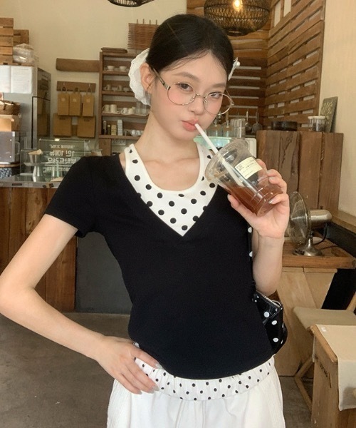 Alvia(アルビア)の「ドット切替ホルタートップス|重ね着風デザイン(Tシャツ/カットソー・レディース・ブラック・M)」の15枚目の写真