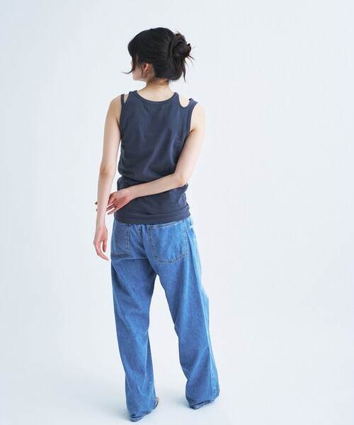 CODE A(コードエー)の「IRONING|cut out tank top(タンクトップ・レディース・ホワイト/ダークグレー・00)」の7枚目の写真