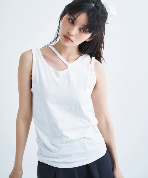 CODE A(コードエー)の「IRONING|cut out tank top(タンクトップ・レディース・ホワイト/ダークグレー・00)」の11枚目の写真