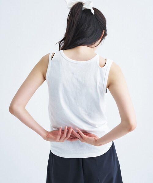CODE A(コードエー)の「IRONING|cut out tank top(タンクトップ・レディース・ホワイト/ダークグレー・00)」の12枚目の写真