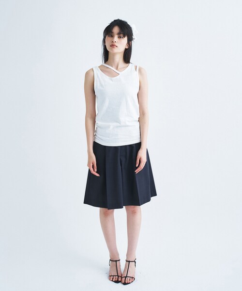 CODE A(コードエー)の「IRONING|cut out tank top(タンクトップ・レディース・ホワイト/ダークグレー・00)」の13枚目の写真