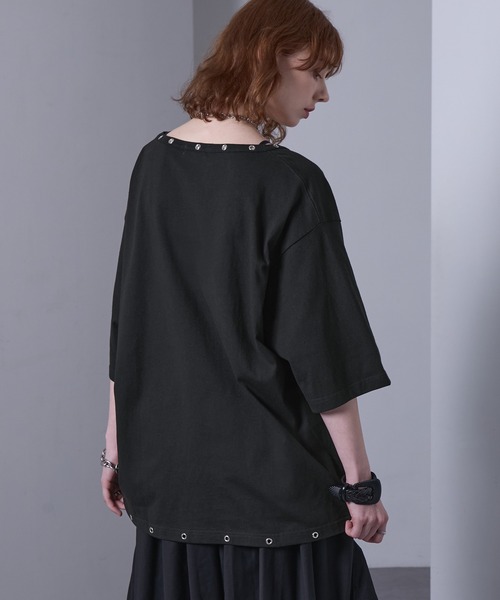 EMMA CLOTHES(エマクローズ)の「eyelet design graphic t-shirt /ハトメデザイングラフィックTシャツ【黒色コラボ】(Tシャツ/カットソー・メンズ・ホワイト/ブラック・S/M)」の10枚目の写真