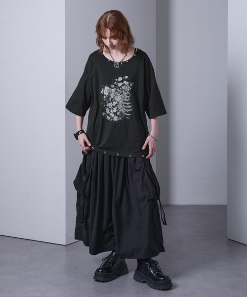 EMMA CLOTHES(エマクローズ)の「eyelet design graphic t-shirt /ハトメデザイングラフィックTシャツ【黒色コラボ】(Tシャツ/カットソー・メンズ・ホワイト/ブラック・S/M)」の12枚目の写真