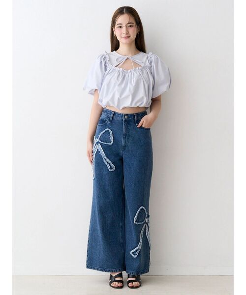 CALNAMUR(カルナムール)の「フリンジリボンデニムパンツ(デニムパンツ・レディース・ブルー/ブラック・MEDIUM/SMALL)」の17枚目の写真