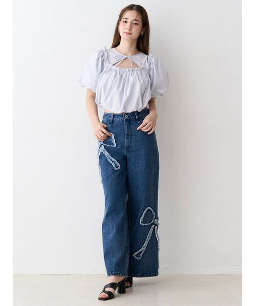 CALNAMUR(カルナムール)の「フリンジリボンデニムパンツ(デニムパンツ・レディース・ブルー/ブラック・MEDIUM/SMALL)」の18枚目の写真