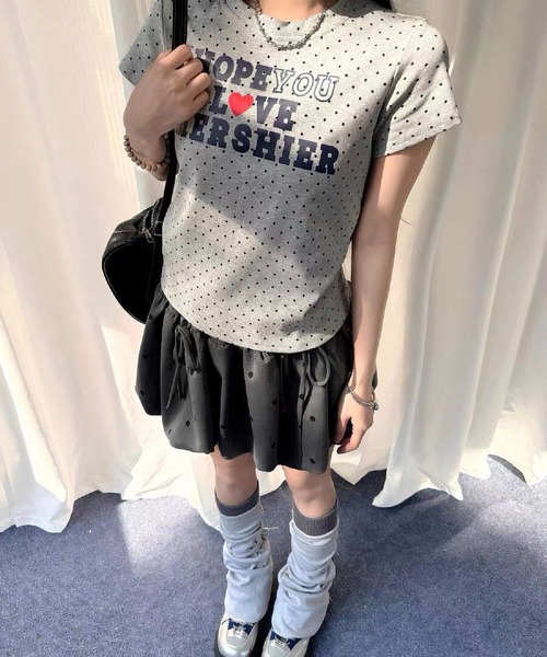 HALEY PESCA(ヘーリーペスカ)の「HALEY PESCA/レトロガーリードット柄Tシャツ(Tシャツ/カットソー・レディース・グレー・FREE)」の1枚目の写真