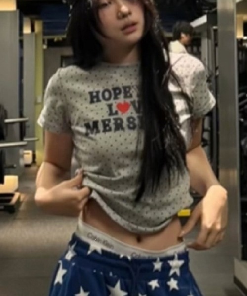 HALEY PESCA(ヘーリーペスカ)の「HALEY PESCA/レトロガーリードット柄Tシャツ(Tシャツ/カットソー・レディース・グレー・FREE)」の6枚目の写真