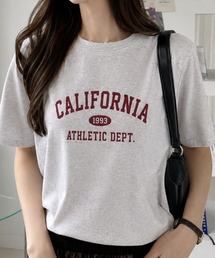 大人カジュアルに着回せる◎【カレッジロゴ ベーシック Tシャツ】