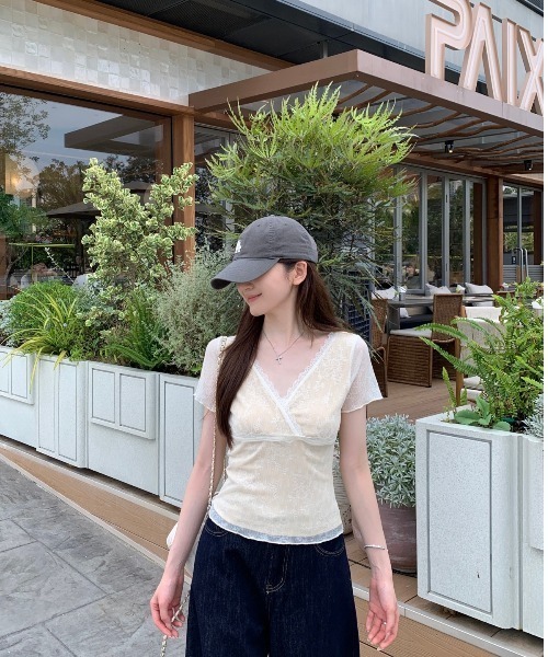 LUCPY（ラクピー）の「レースカシュクールシアートップス（その他トップス・レディース・ホワイト・LARGE/X-LARGE/MEDIUM/SMALL）」の3枚目の写真