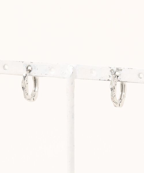 LUGG NAGG（ラグナグ）の「【456894】メンズロゴツイストフープピアス(RZ)（ピアス（両耳用）・メンズ・シルバー・FREE）」の8枚目の写真