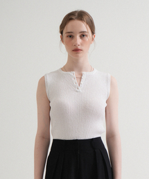 Round Button Knit Sleeveless (White)