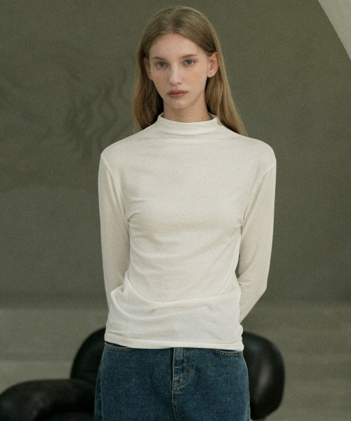 VLETI(ブレッティ)の「Turtleneck Tencel Slim T-Shirt (ivory)(Tシャツ/カットソー・レディース・アイボリー・FREE)」の2枚目の写真