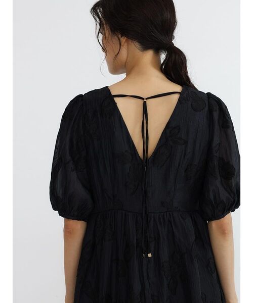 FIKA.(フィーカ)の「Flower jacquard sheer onepiece(ワンピース・レディース・アイボリー/ダークネイビー・MEDIUM)」の4枚目の写真