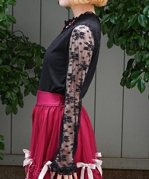 axes femme POETIQUE（アクシーズファムポエティック）の「ローズ×リボン装飾インナー（Tシャツ/カットソー・レディース・ホワイト/ブラック・MEDIUM）」の4枚目の写真