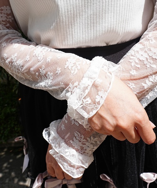 axes femme POETIQUE（アクシーズファムポエティック）の「ローズ×リボン装飾インナー（Tシャツ/カットソー・レディース・ホワイト/ブラック・MEDIUM）」の7枚目の写真