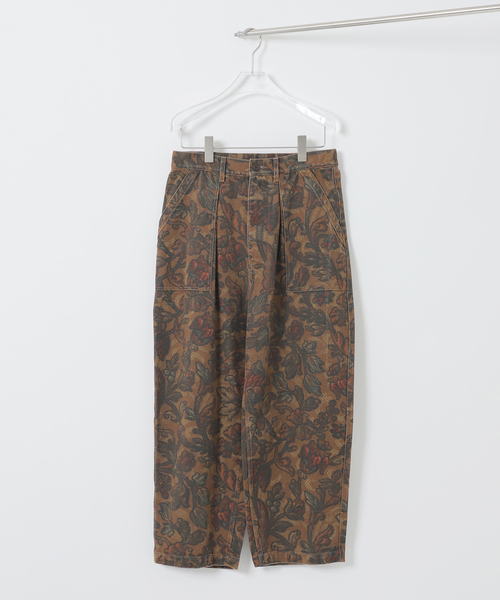 EDIFICE(エディフィス)の「Hedie.+ Flower Baker Pants(チノパンツ・メンズ・キャメル・2/3)」の3枚目の写真