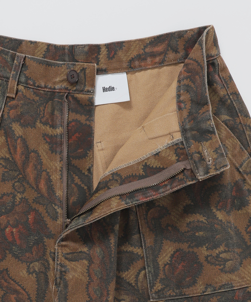 EDIFICE(エディフィス)の「Hedie.+ Flower Baker Pants(チノパンツ・メンズ・キャメル・2/3)」の7枚目の写真