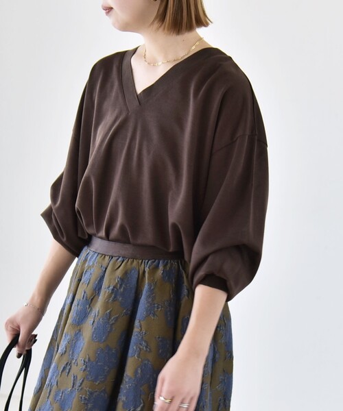quaranciel(カランシエル)の「〈洗濯機可能〉シアー ダンボール ボタン Vネック ルーズ プルオーバー(Tシャツ/カットソー・レディース・ナチュラル/ネイビー/ブラウン・ONE SIZE)」の1枚目の写真