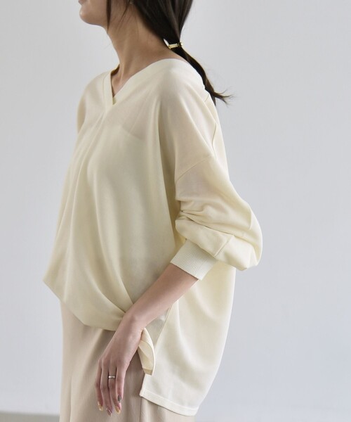 quaranciel(カランシエル)の「〈洗濯機可能〉シアー ダンボール ボタン Vネック ルーズ プルオーバー(Tシャツ/カットソー・レディース・ナチュラル/ネイビー/ブラウン・ONE SIZE)」の10枚目の写真