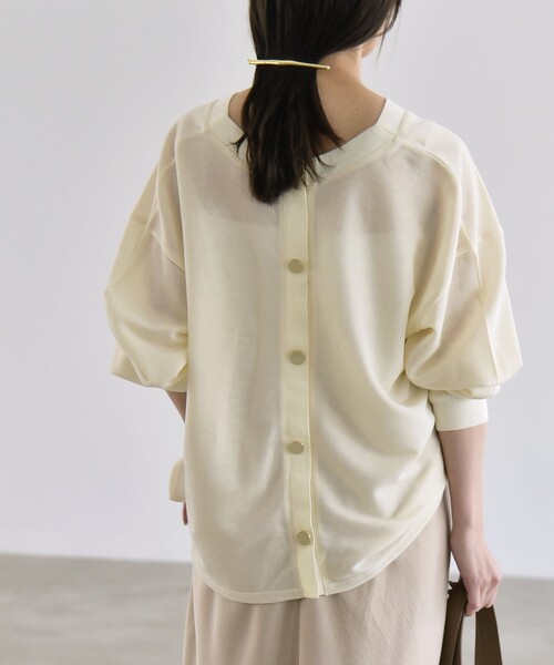 quaranciel(カランシエル)の「〈洗濯機可能〉シアー ダンボール ボタン Vネック ルーズ プルオーバー(Tシャツ/カットソー・レディース・ナチュラル/ネイビー/ブラウン・ONE SIZE)」の8枚目の写真