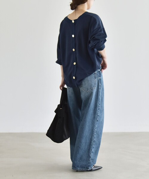 quaranciel(カランシエル)の「〈洗濯機可能〉シアー ダンボール ボタン Vネック ルーズ プルオーバー(Tシャツ/カットソー・レディース・ナチュラル/ネイビー/ブラウン・ONE SIZE)」の19枚目の写真
