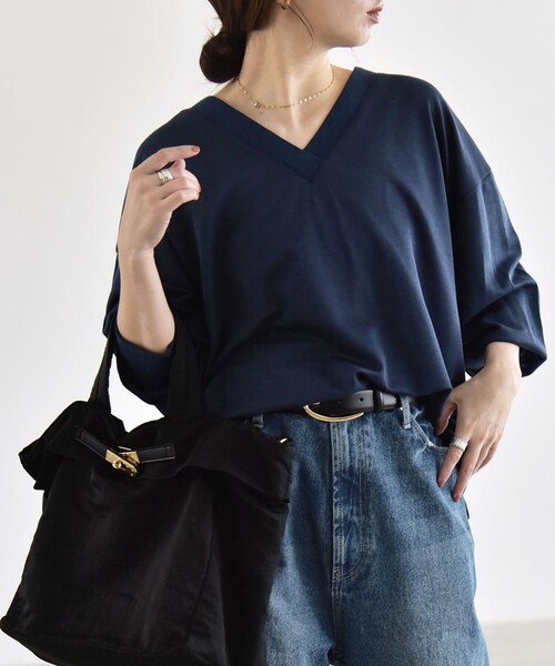 quaranciel(カランシエル)の「〈洗濯機可能〉シアー ダンボール ボタン Vネック ルーズ プルオーバー(Tシャツ/カットソー・レディース・ナチュラル/ネイビー/ブラウン・ONE SIZE)」の18枚目の写真
