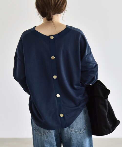 quaranciel(カランシエル)の「〈洗濯機可能〉シアー ダンボール ボタン Vネック ルーズ プルオーバー(Tシャツ/カットソー・レディース・ナチュラル/ネイビー/ブラウン・ONE SIZE)」の14枚目の写真