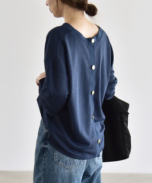 quaranciel(カランシエル)の「〈洗濯機可能〉シアー ダンボール ボタン Vネック ルーズ プルオーバー(Tシャツ/カットソー・レディース・ナチュラル/ネイビー/ブラウン・ONE SIZE)」の5枚目の写真