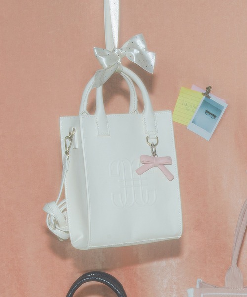 JILL by JILL STUART(ジルバイジルスチュアート)の「Link J ミニトートバッグ(ショルダーバッグ・レディース・ホワイト/ブラック/ピンク・FREE)」の2枚目の写真