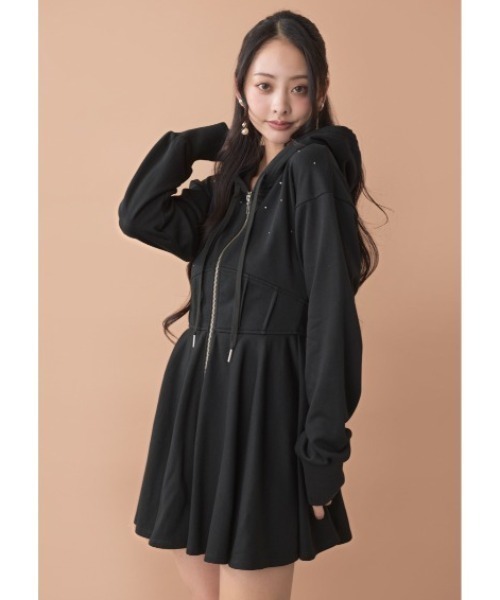 rienda（リエンダ）の「フーディーミニカットワンピース　秋服（ワンピース・レディース・ブラック/アイボリー/ライトブラウン・SMALL/MEDIUM）」の3枚目の写真