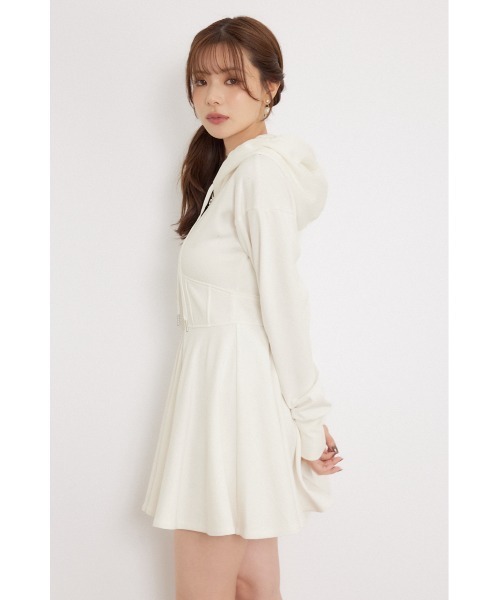 rienda（リエンダ）の「フーディーミニカットワンピース　秋服（ワンピース・レディース・ブラック/アイボリー/ライトブラウン・SMALL/MEDIUM）」の14枚目の写真