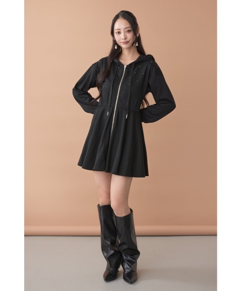 rienda（リエンダ）の「フーディーミニカットワンピース　秋服（ワンピース・レディース・ブラック/アイボリー/ライトブラウン・SMALL/MEDIUM）」の4枚目の写真