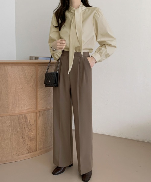 2ly2(トゥーリートゥー)の「ボウタイブラウス / 長袖 ボリュームスリーブ(シャツ/ブラウス・レディース・ホワイト/ブラック/ベージュ/ブルー・FREE)」の7枚目の写真