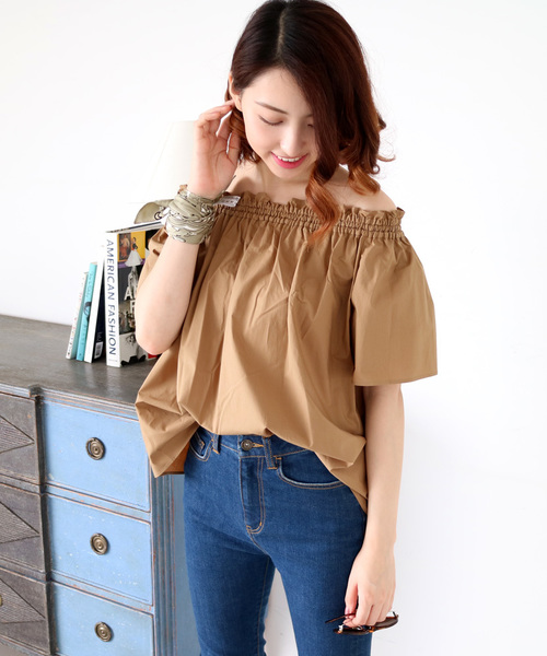 N.（N. Natural Beauty Basic）（エヌエヌナチュラルビューティーベーシック）の「タイプライターオフショルダーブラウス（シャツ/ブラウス・レディース・グレー/ホワイト/レッド/ブラック/ベージュ・MEDIUM）」の4枚目の写真